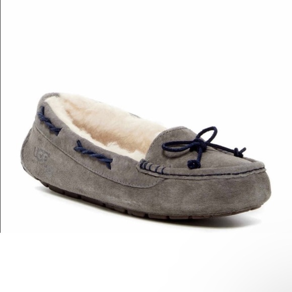 UGG Tate Gray Suede Slippers Moccasin Sheepskin Wool Lined Size 6 Women’s - Picture 1 of 11